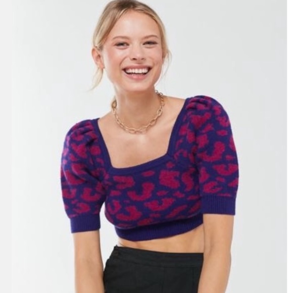 Urban Outfitters Sweaters - 🆕 host pick UO cropped sweater